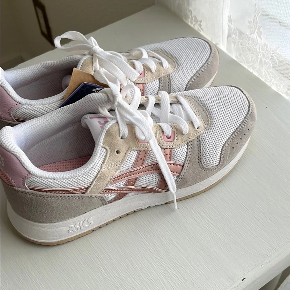 ASICS Women's White and Pink Sneakers NWT - Picture 1 of 6